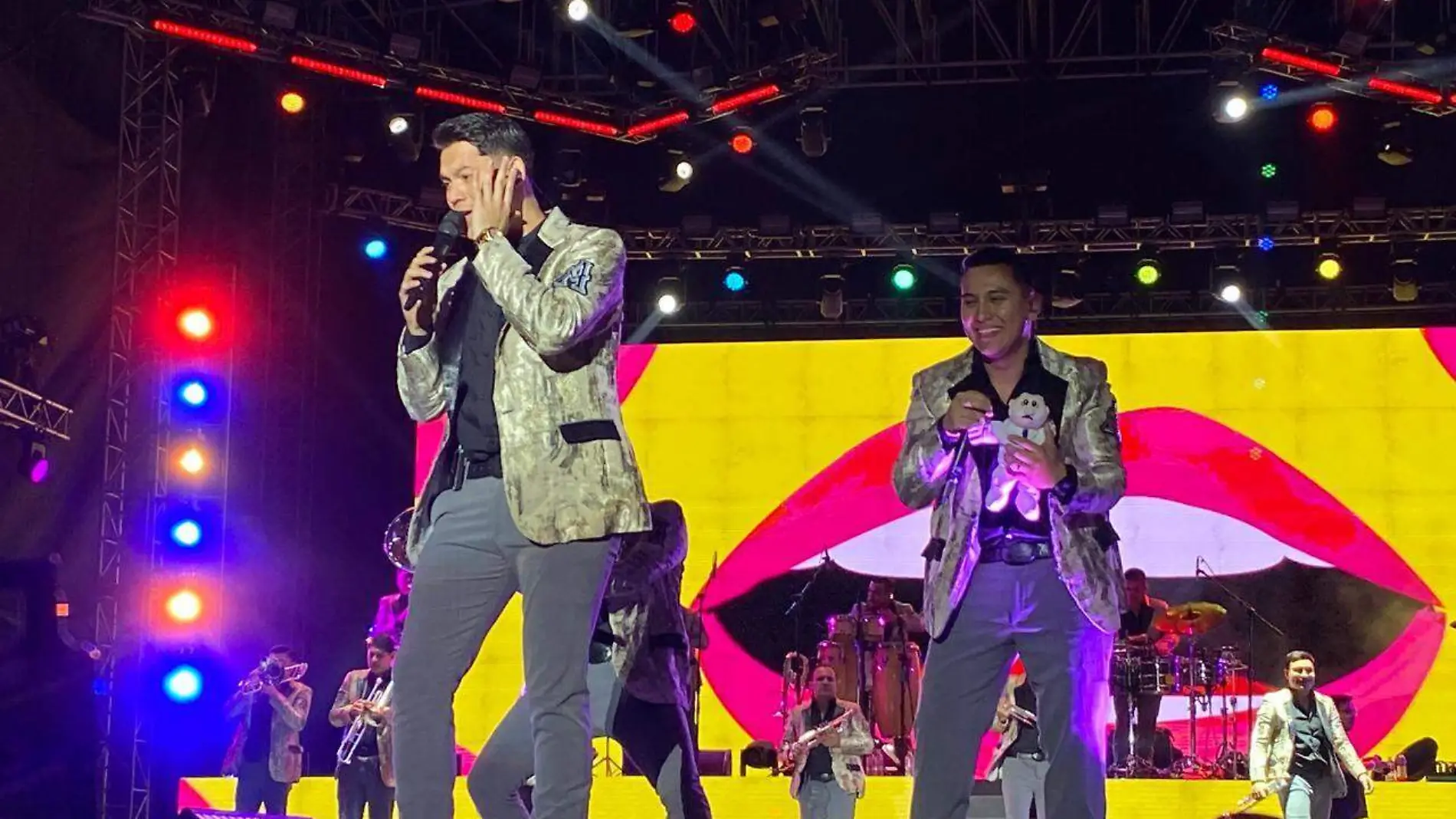 La Arrolladora en la Feria de Puebla no descarta concierto en la BUAP